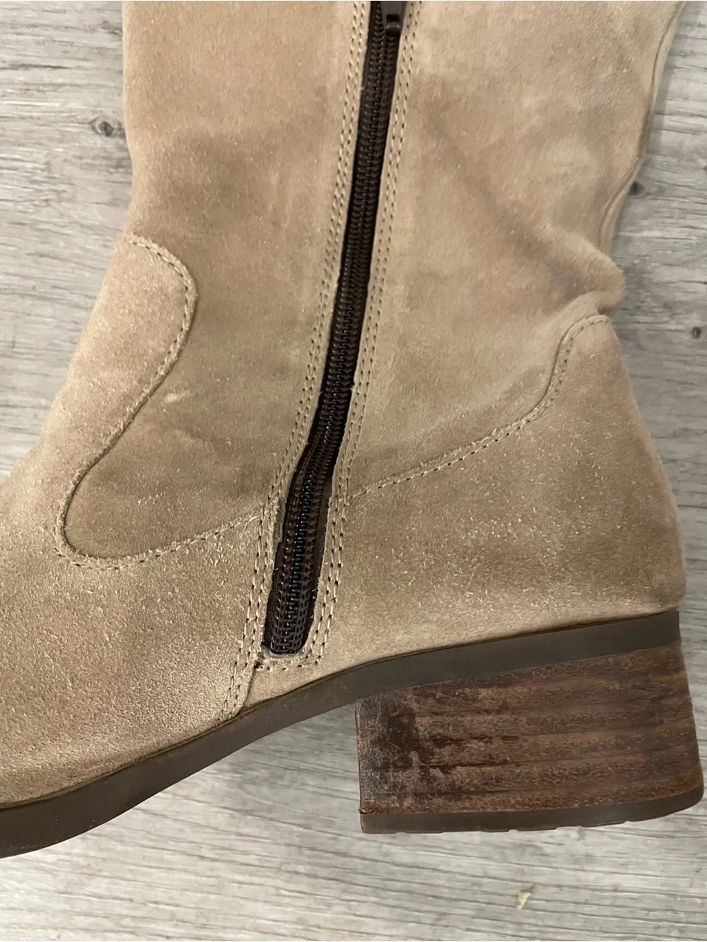 Born Classic Knee High Tall Leather Women's Boots Taupe Neutral Minimalist 9M